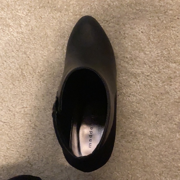 Worn a couple times size 8.5 Black pari Zumba madden girl shoes - Picture 3 of 7